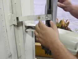 Passando o portão basculante para o manual